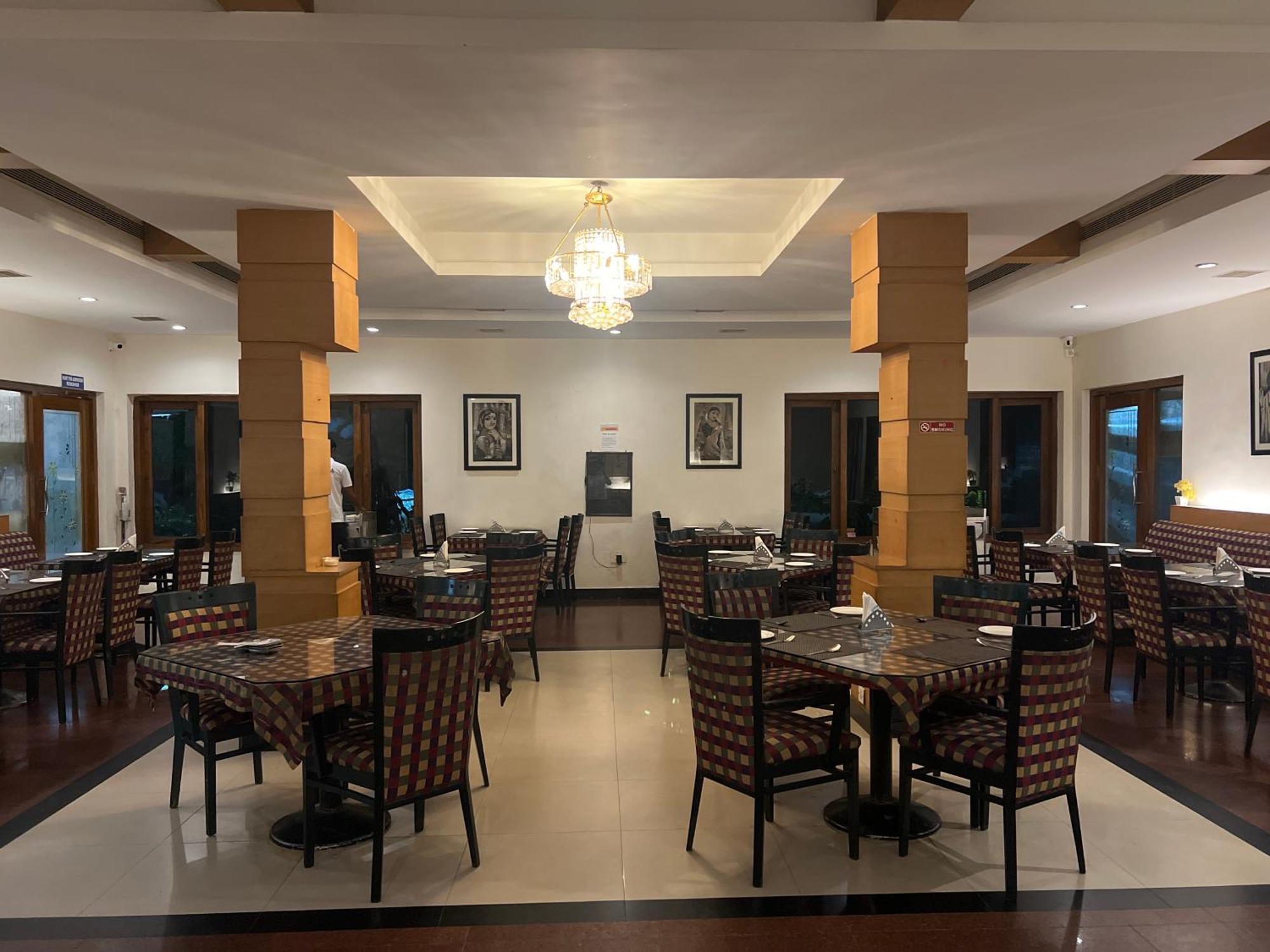 Varada Nagavali Hotel Srikakulam Exteriör bild