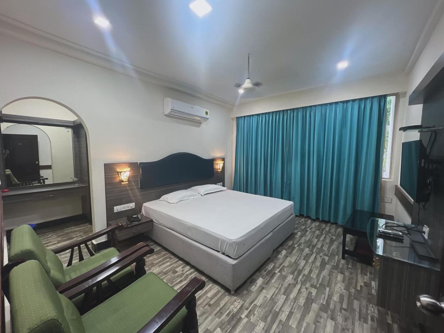 Varada Nagavali Hotel Srikakulam Exteriör bild