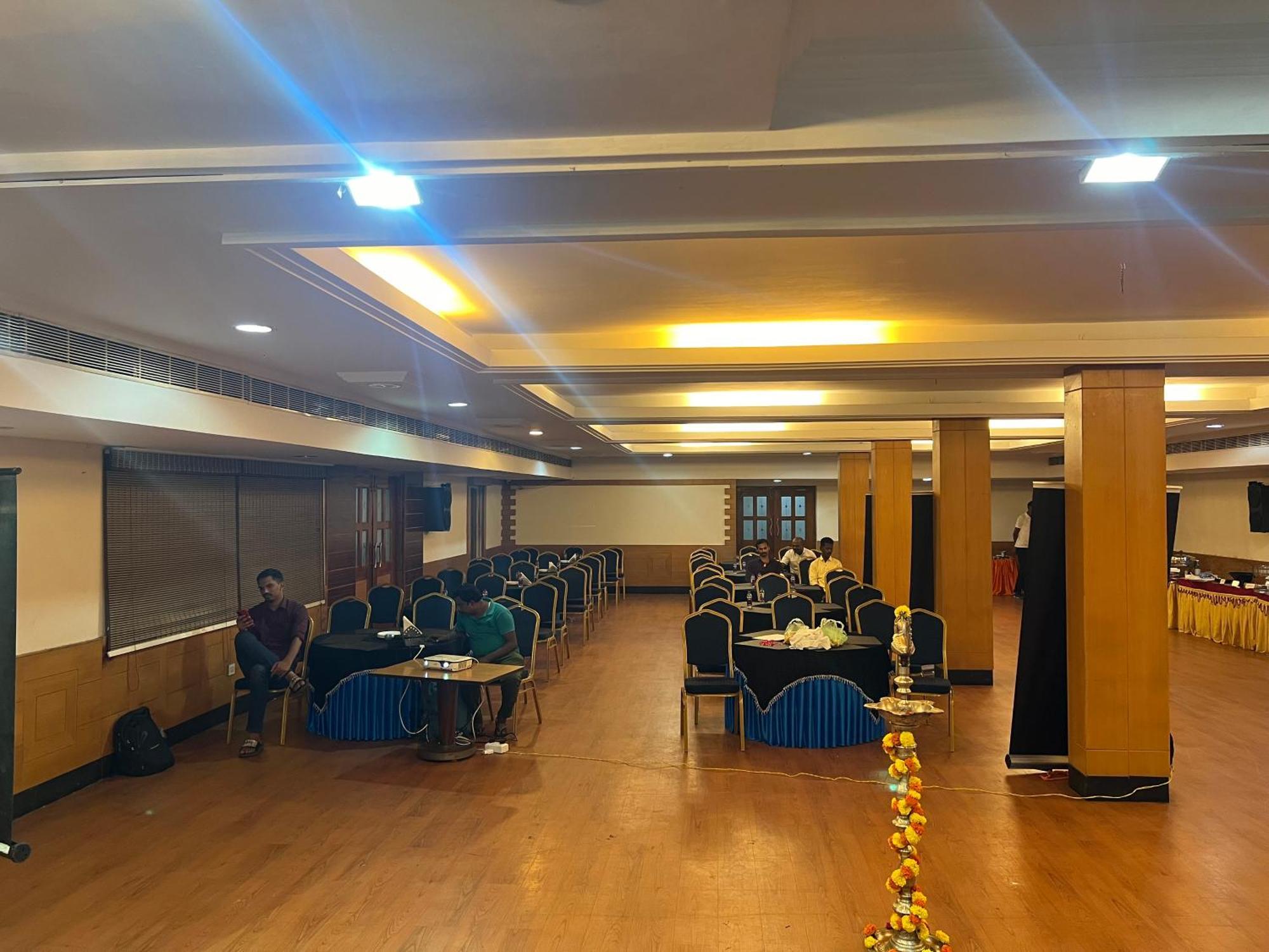 Varada Nagavali Hotel Srikakulam Exteriör bild