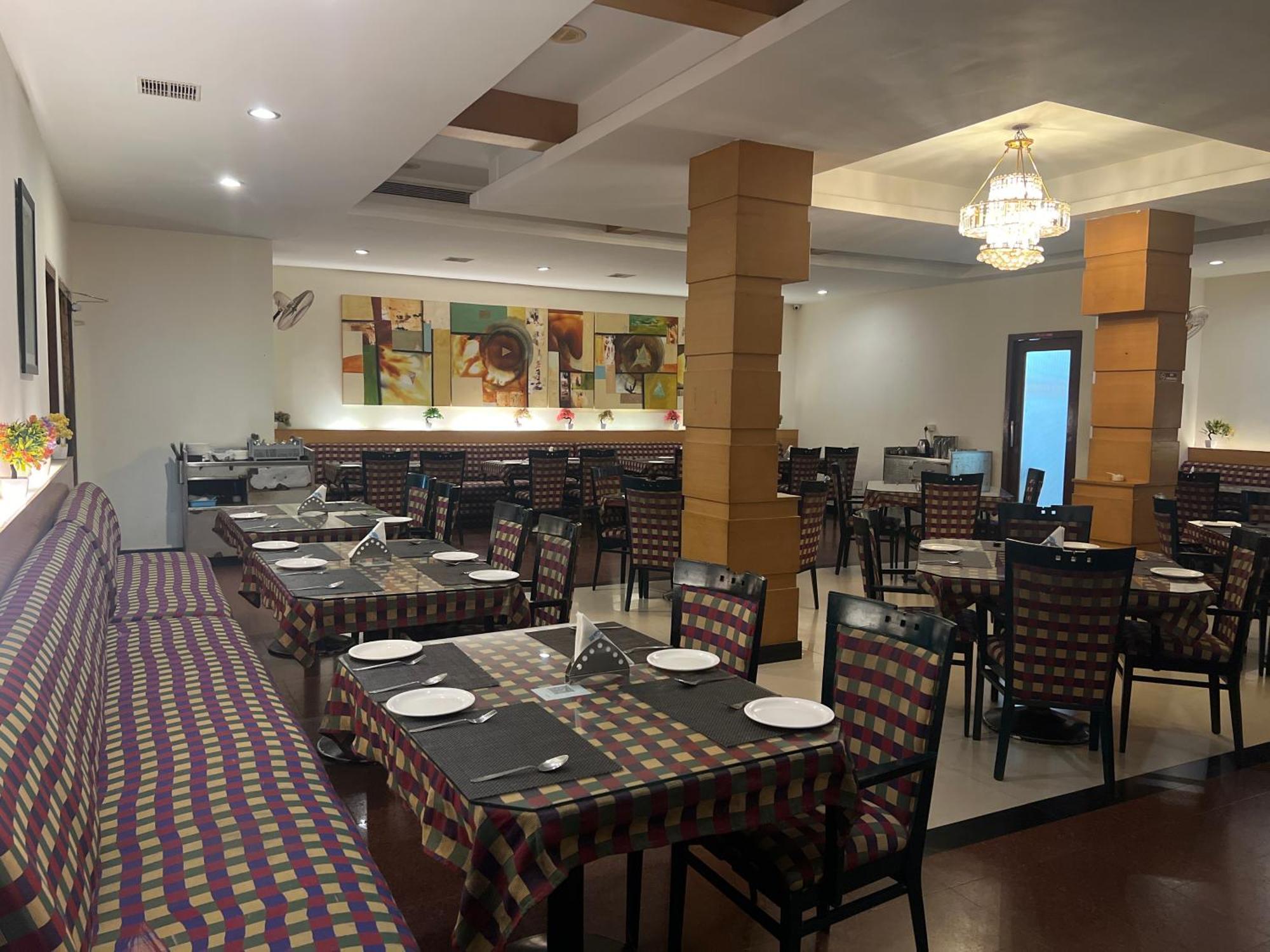 Varada Nagavali Hotel Srikakulam Exteriör bild